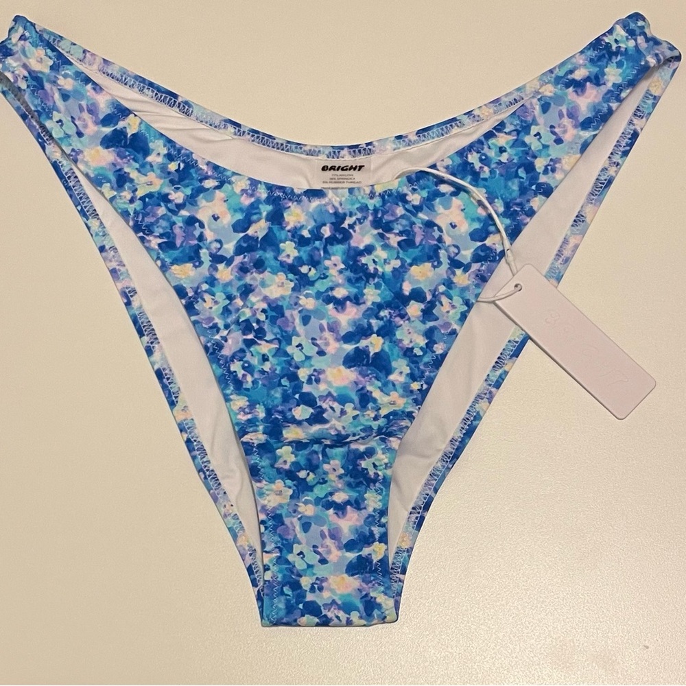 Bright Swimwear Aqua Floral Capri Bottoms *NEW WITH TAGS (Size Small)